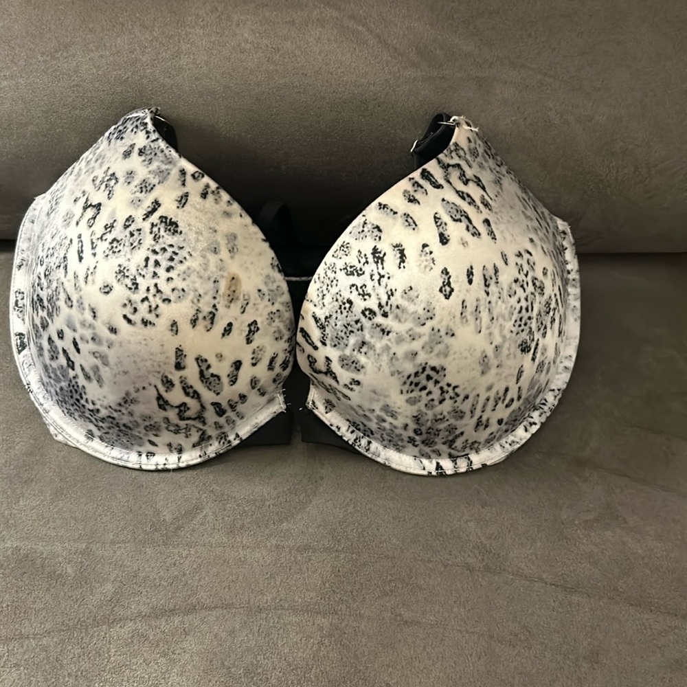 Victoria's Secret Black/White Animal Print. 36DD